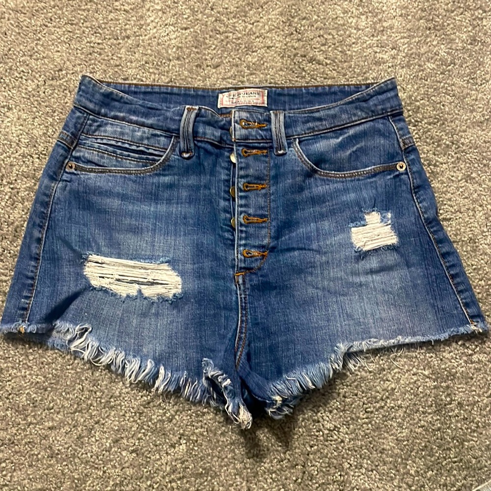 Guess Jean Distressed Frayed Hem Shorts Woman’s Size 29